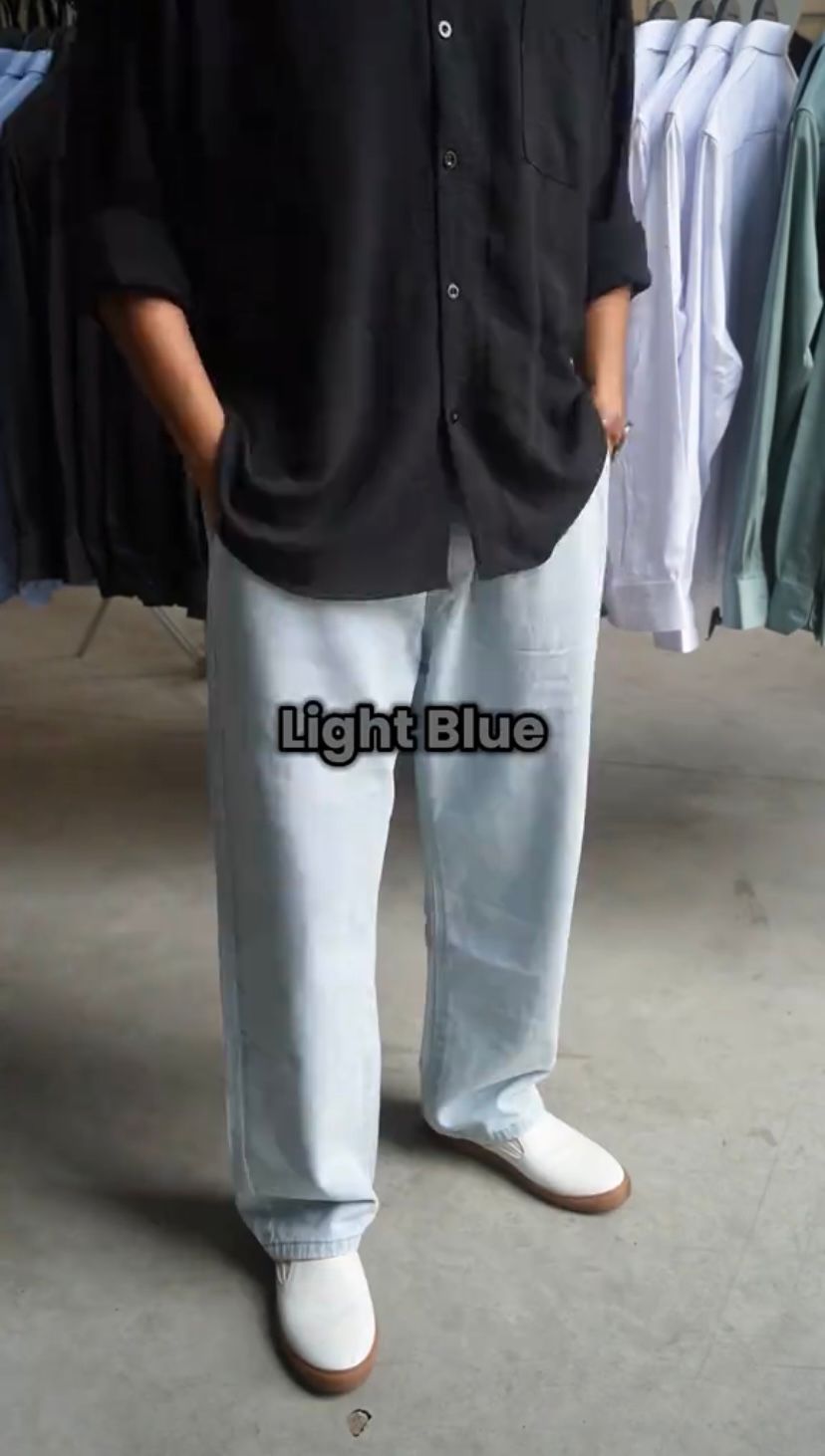 Straight Leg Baggy Jeans