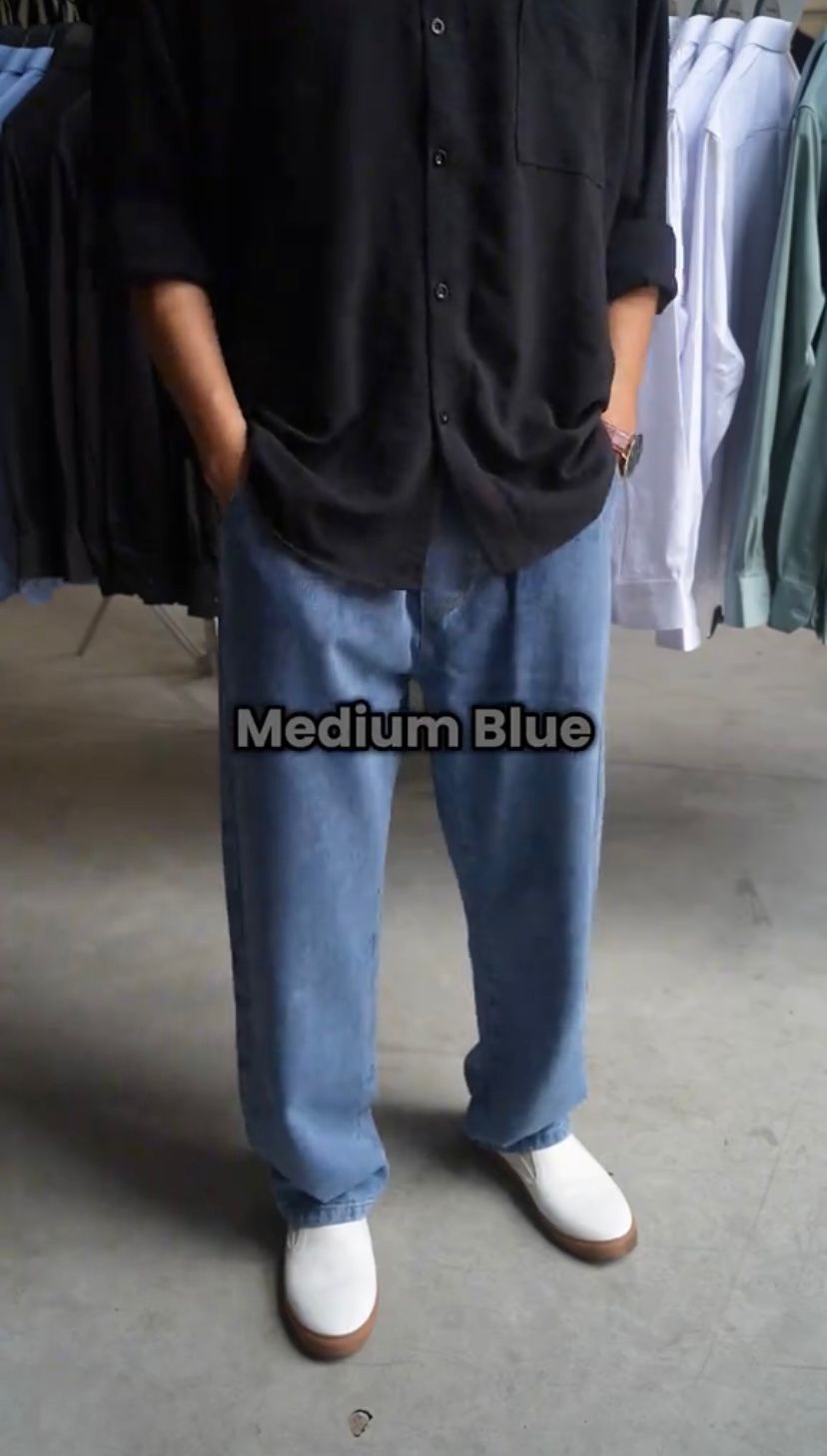 Straight Leg Baggy Jeans